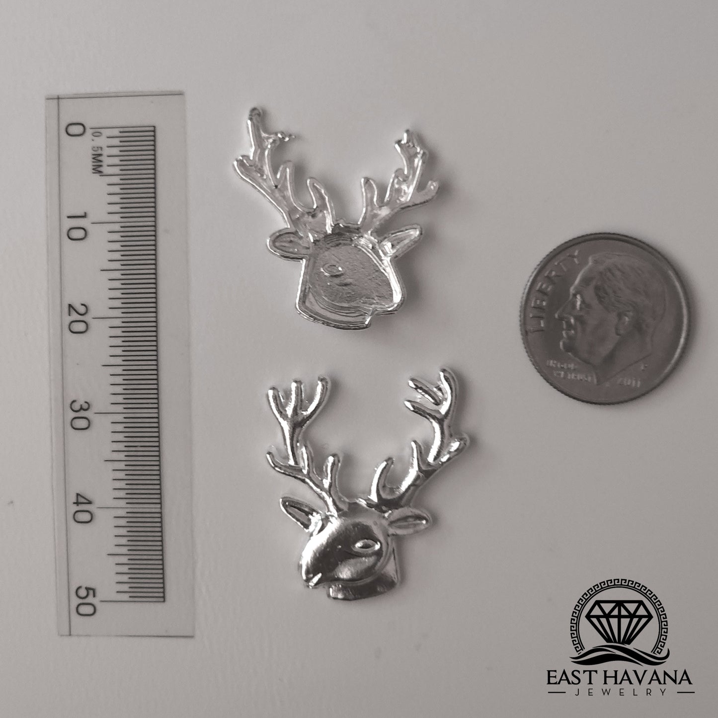 Acento soldable de ciervo fundido en plata .950